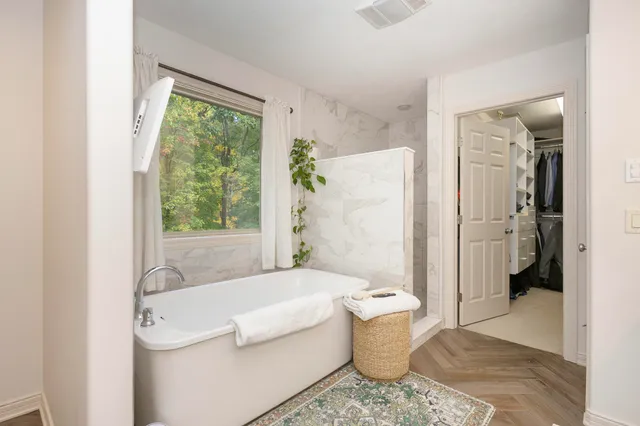 $799,900 | 2978 Creek Edge Court, Holland, MI 49424