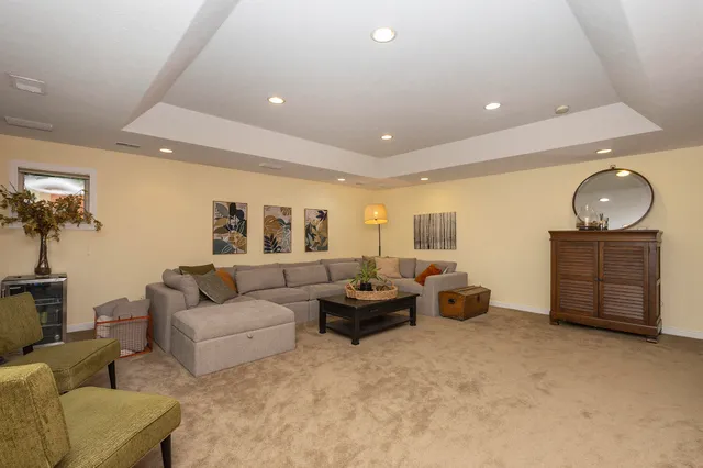 $799,900 | 2978 Creek Edge Court, Holland, MI 49424