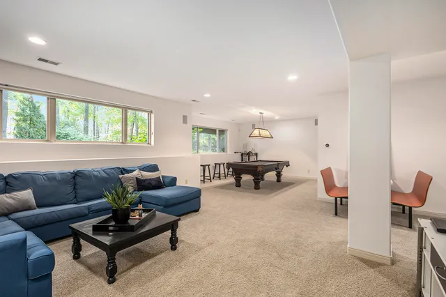 $799,900 | 2978 Creek Edge Court, Holland, MI 49424