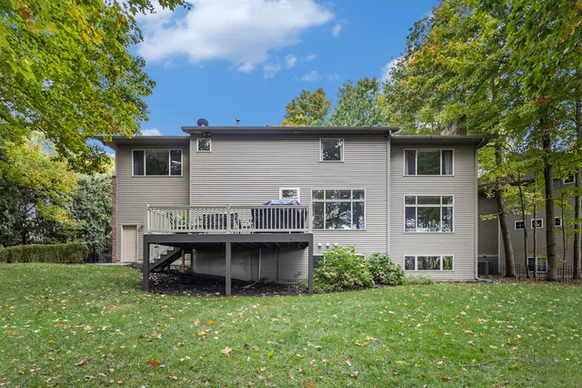 $799,900 | 2978 Creek Edge Court, Holland, MI 49424