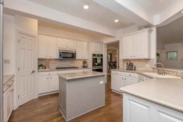 $799,900 | 2978 Creek Edge Court, Holland, MI 49424