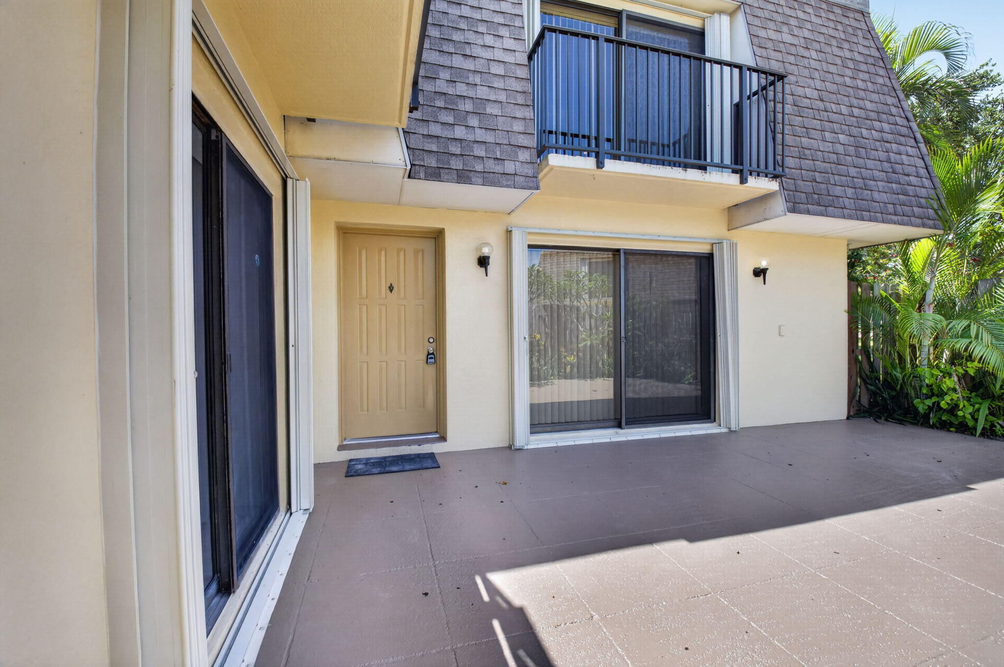 2887 Southwest 22nd Circle, Unit 49B Delray Beach, FL 33445 - Photo 3 of 46 3-web-or-mls-DSC_5416