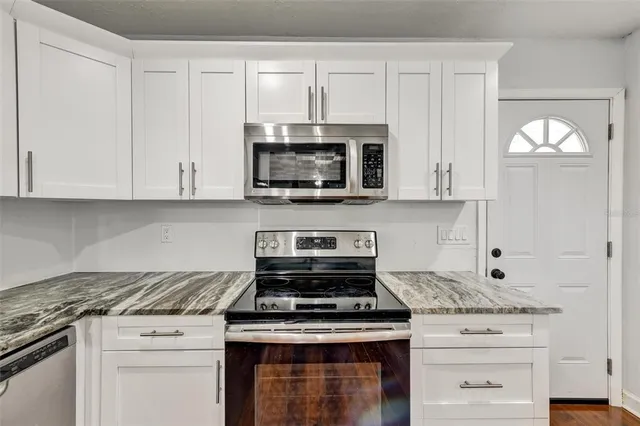 $3,000 | 3208 North Avenida Republica De Cuba, Tampa, FL 33605