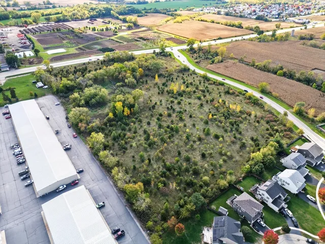 $950,000 | 28200 Highway 120, Lakemoor, IL 60051