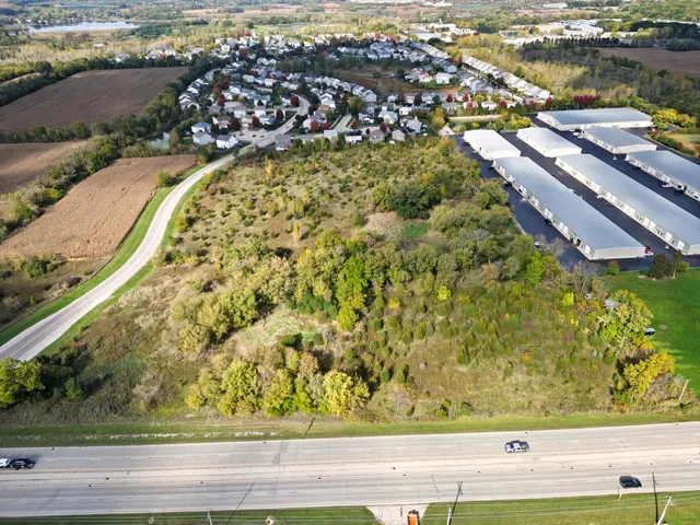 $950,000 | 28200 Highway 120, Lakemoor, IL 60051