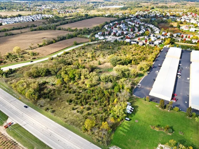 $950,000 | 28200 Highway 120, Lakemoor, IL 60051