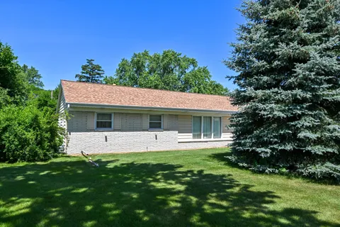 $195,000 | 8048 North Greenview Court, Brown Deer, WI 53223