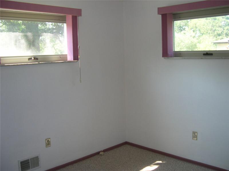 3828 Anderson Road Gibsonia, PA 15044 - Photo 14 of 15 Bedroom.