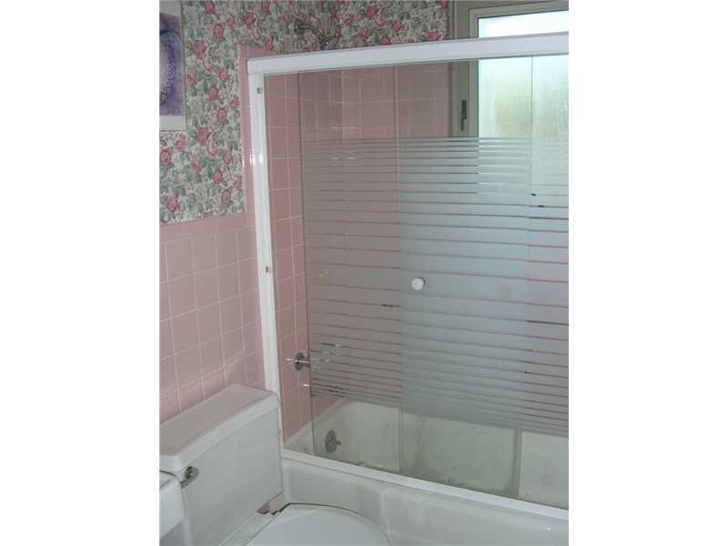 3828 Anderson Road Gibsonia, PA 15044 - Photo 15 of 15 Full Bath.