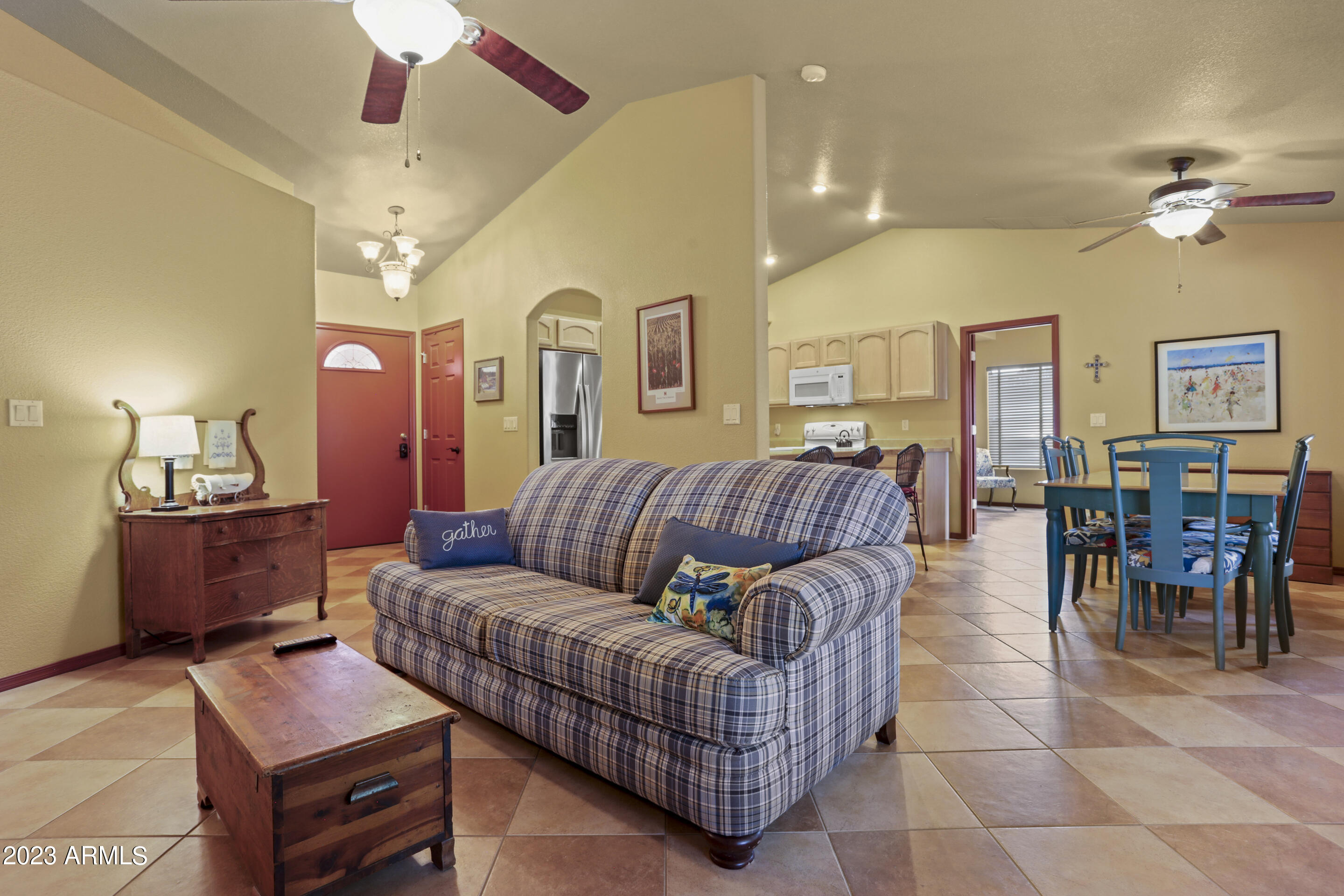 610 North Blue Spruce Road Payson, AZ 85541 - Photo 3 of 24 Living Room (2)