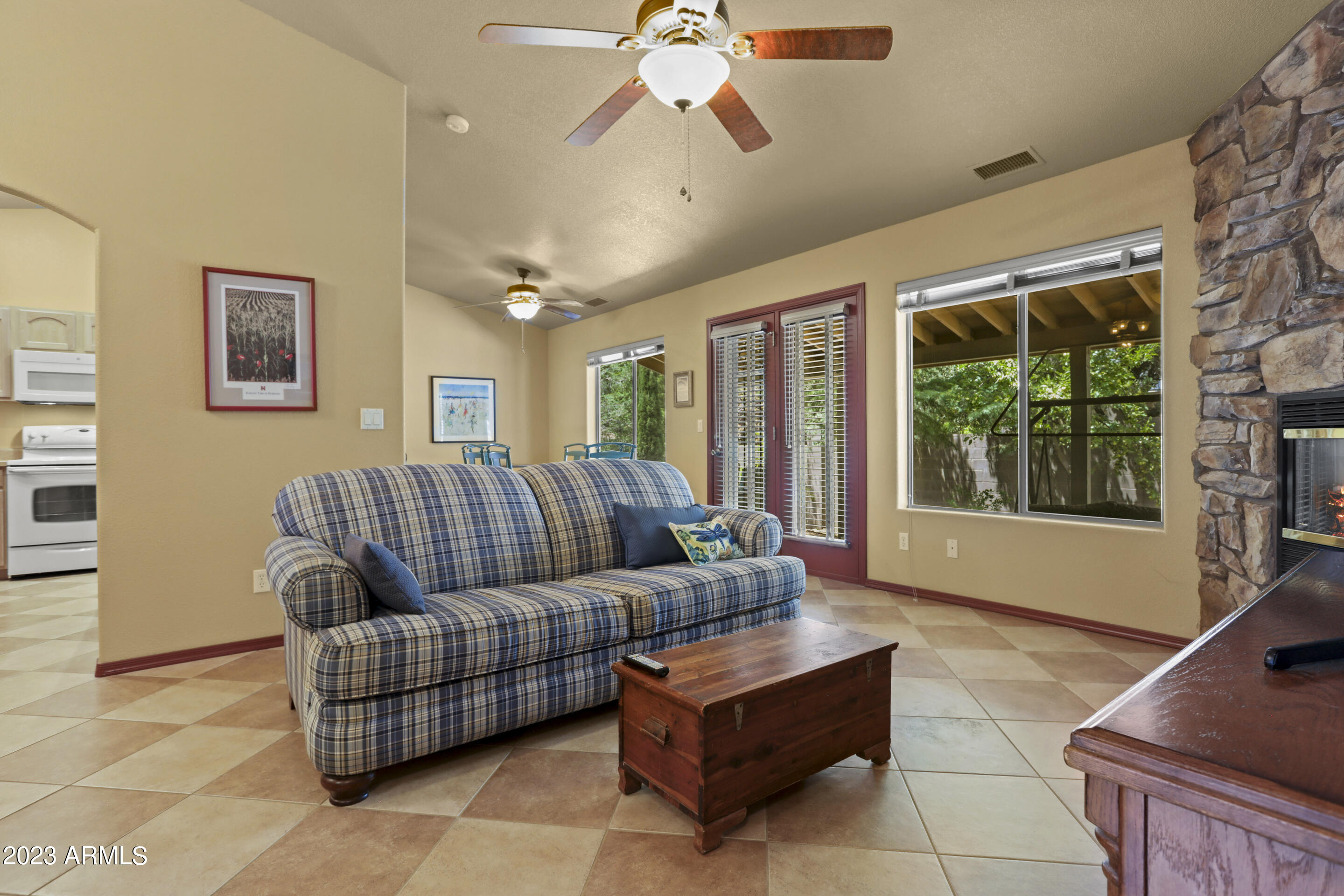 610 North Blue Spruce Road Payson, AZ 85541 - Photo 4 of 24 Living Room (3)