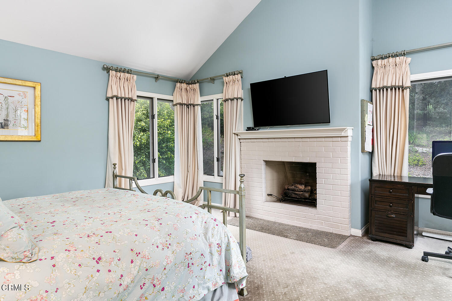 1429 Rutherford Drive Pasadena, CA 91103 - Photo 19 of 34 a bedroom with a bed and a flat screen tv