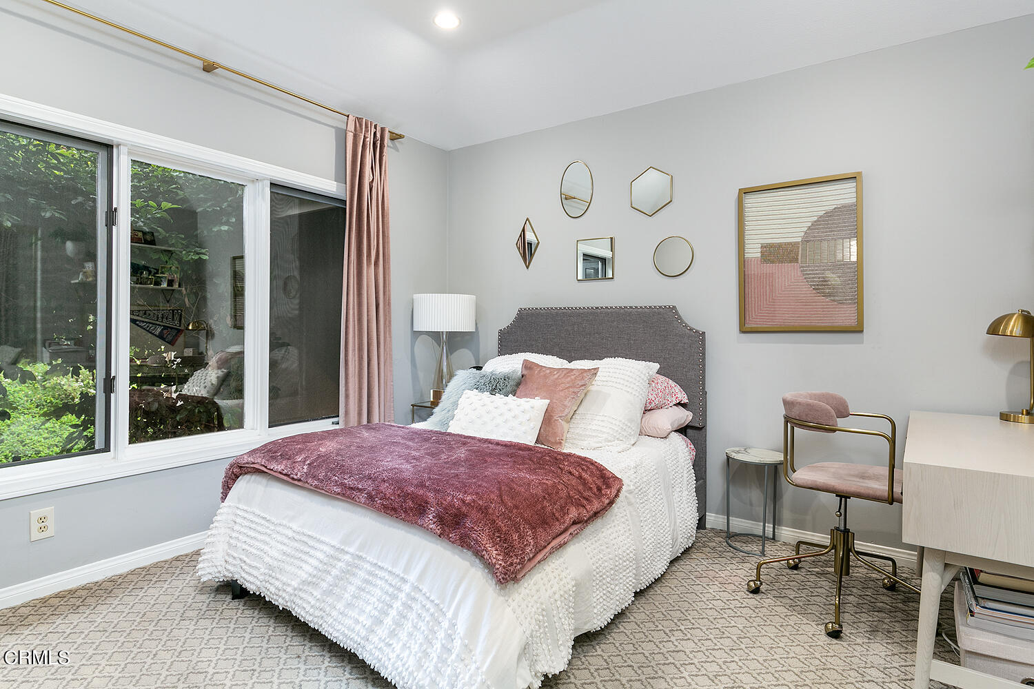 1429 Rutherford Drive Pasadena, CA 91103 - Photo 21 of 34 a bedroom with a large bed and a window