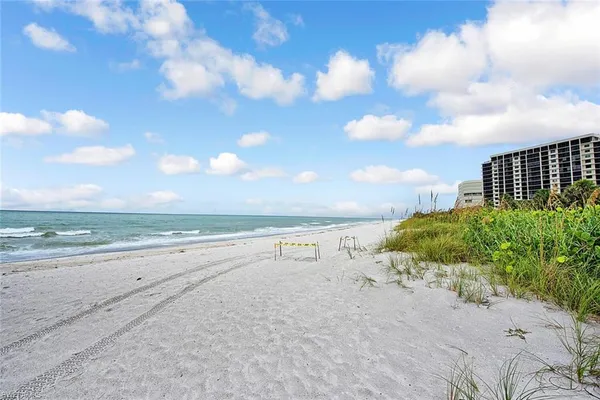 $8,000 | 10701 Gulf Shore Drive, Unit 1200, Naples, FL 34108