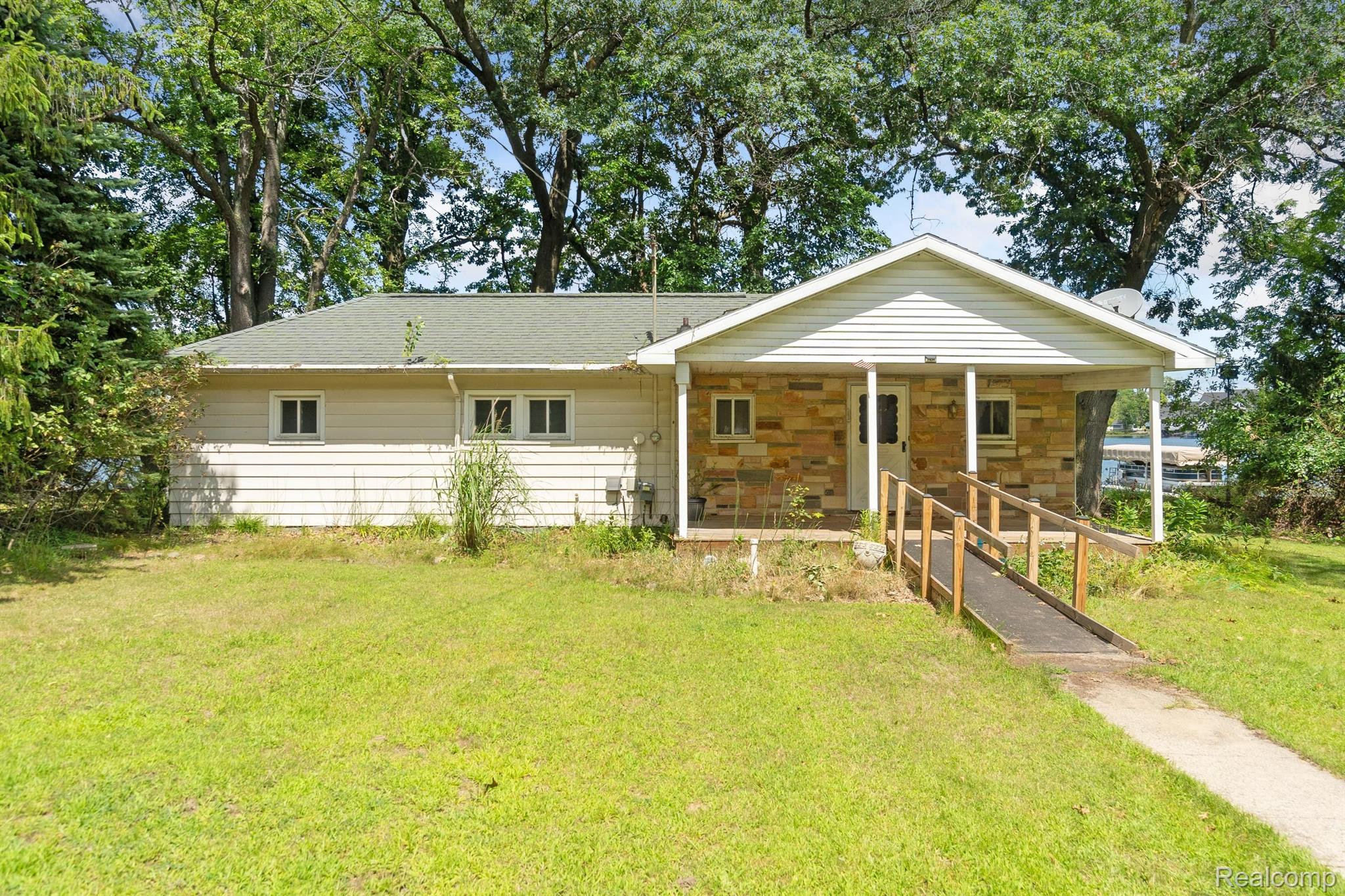 2296 Grove Park Road Fenton, MI 48430 - Photo 3 of 49 Gallery Image 3