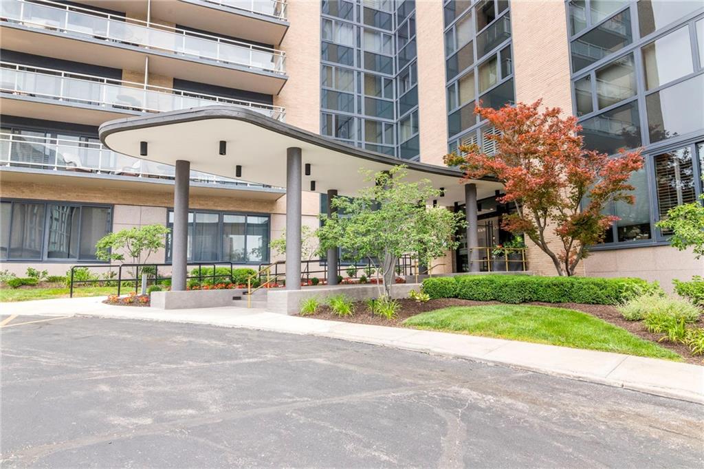 4545 Wornall Road, Unit LE4 Kansas City, MO 64111 - Photo 4 of 30