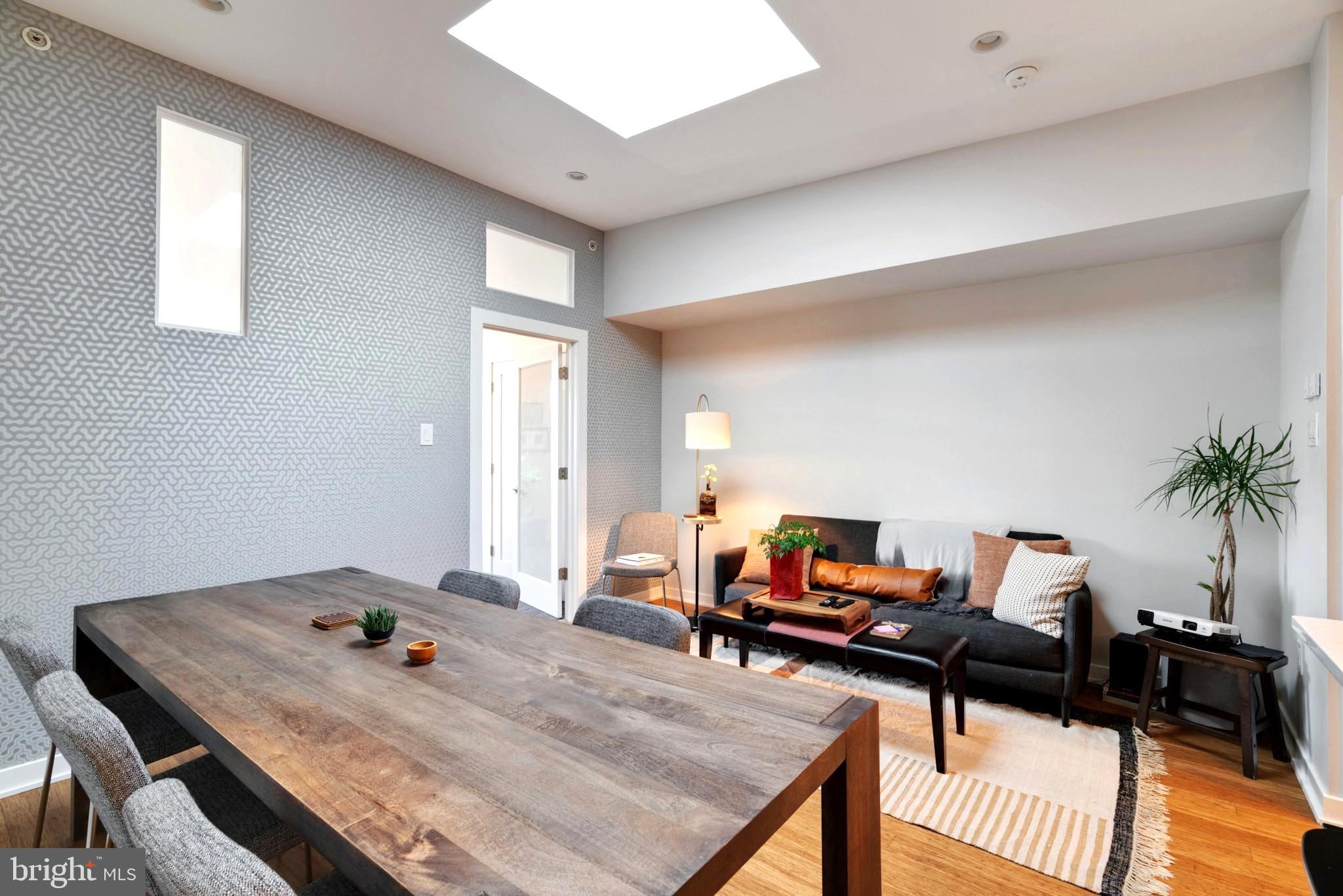 1637 Carpenter Street Philadelphia, PA 19146 - Photo 33 of 44 Unit 3: Dining Area