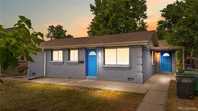 a house view with a outdoor space