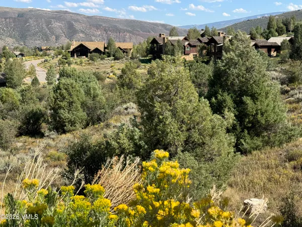 a view of a houses with a yard
