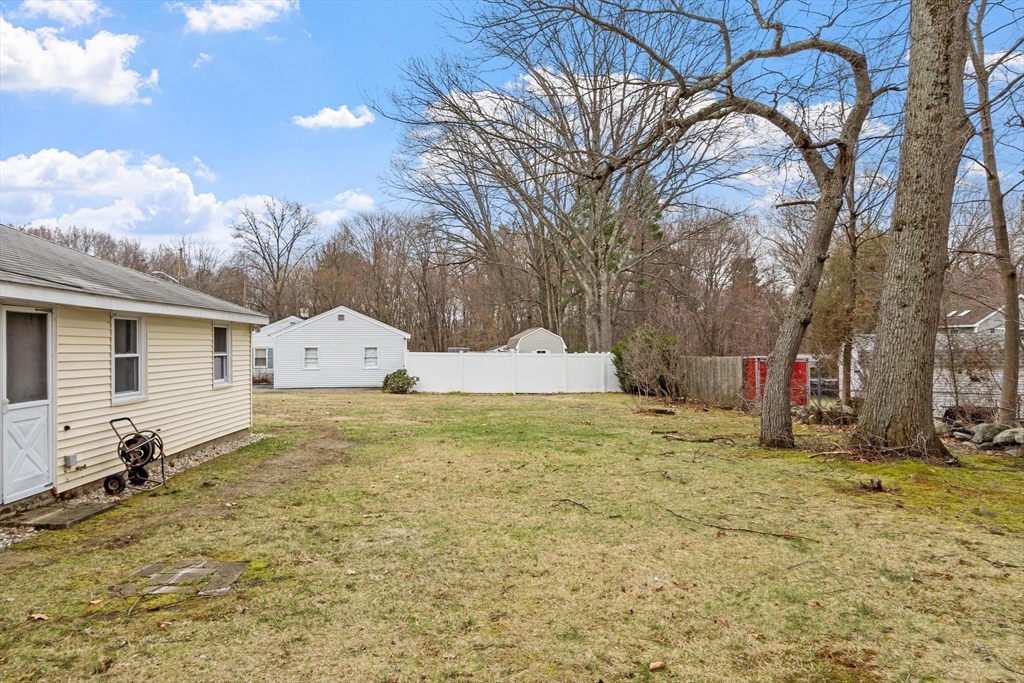 37 Lindsay Road Billerica, MA 01821 - Photo 11 of 41