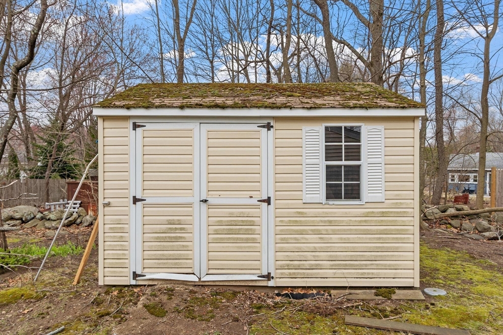 37 Lindsay Road Billerica, MA 01821 - Photo 12 of 41