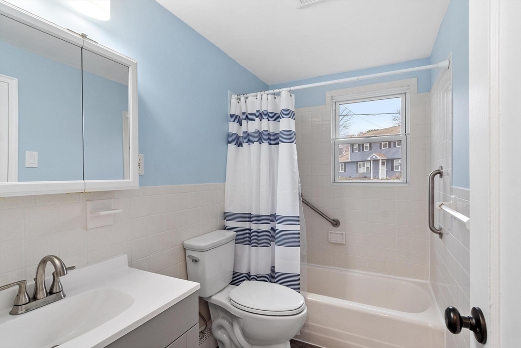 37 Lindsay Road Billerica, MA 01821 - Photo 31 of 41