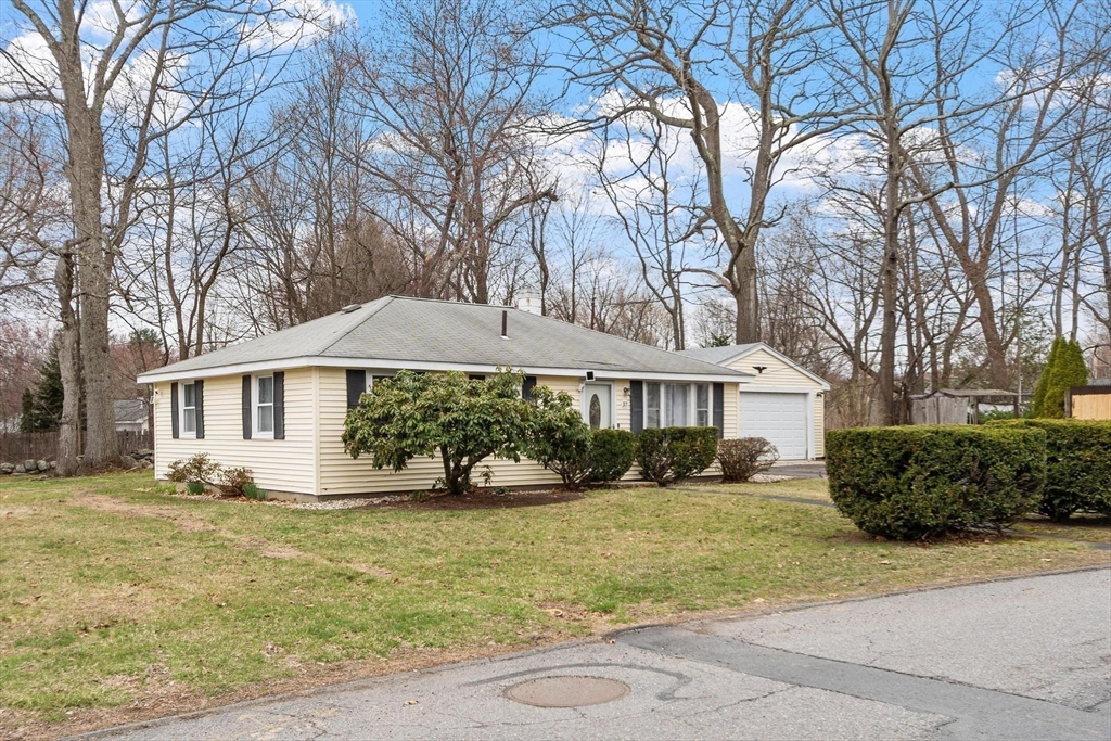 37 Lindsay Road Billerica, MA 01821 - Photo 4 of 41