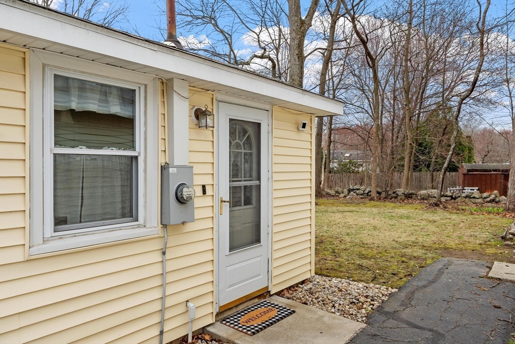 37 Lindsay Road Billerica, MA 01821 - Photo 9 of 41