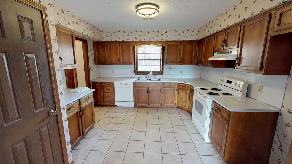 8425 McKee Road Upatoi, GA 31829 - Photo 8 of 30 Kitchen