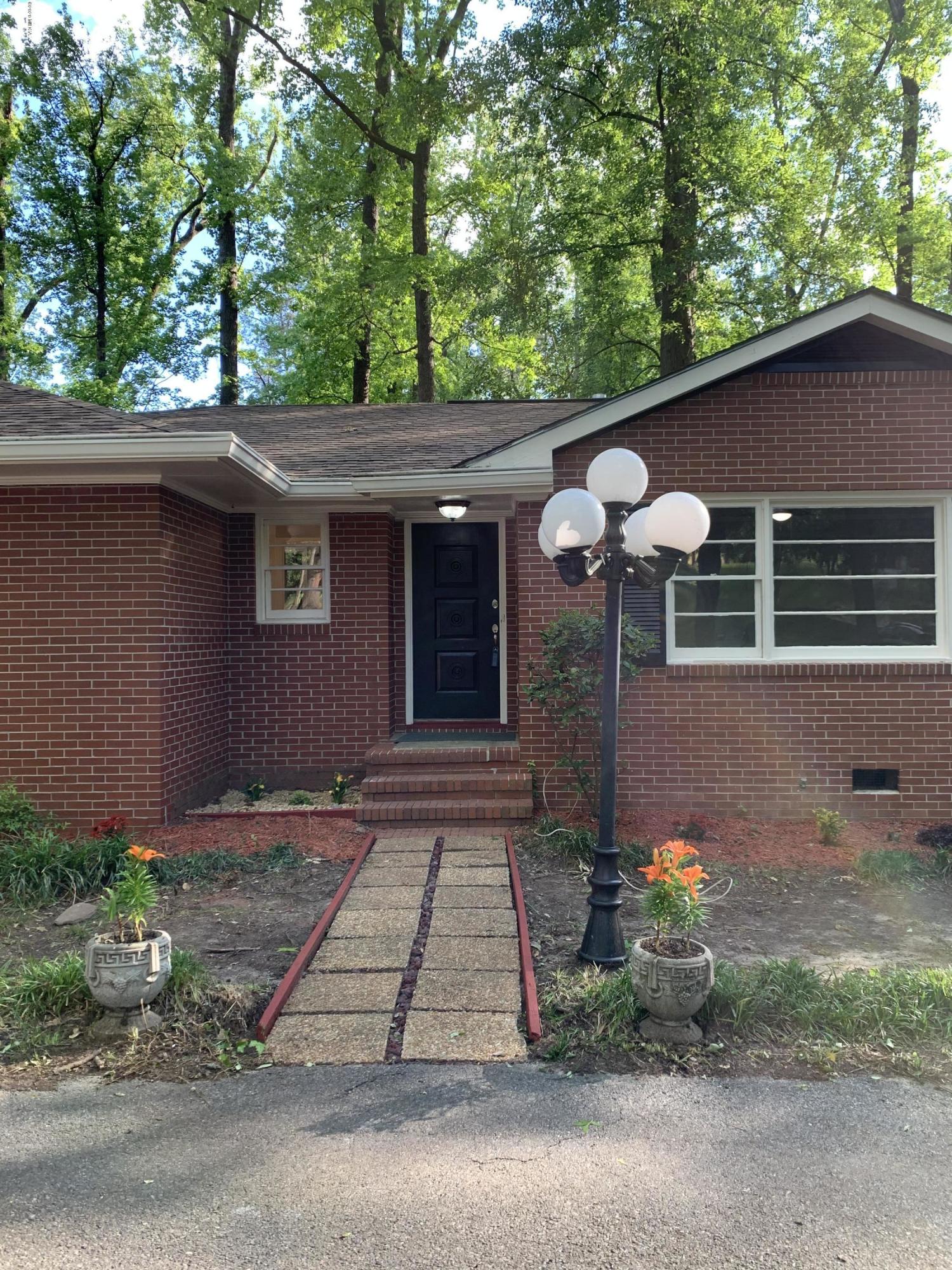 1330 Briarcliff Road Macon, GA 31211 - Photo 17 of 47 Briarcliff entrance 2