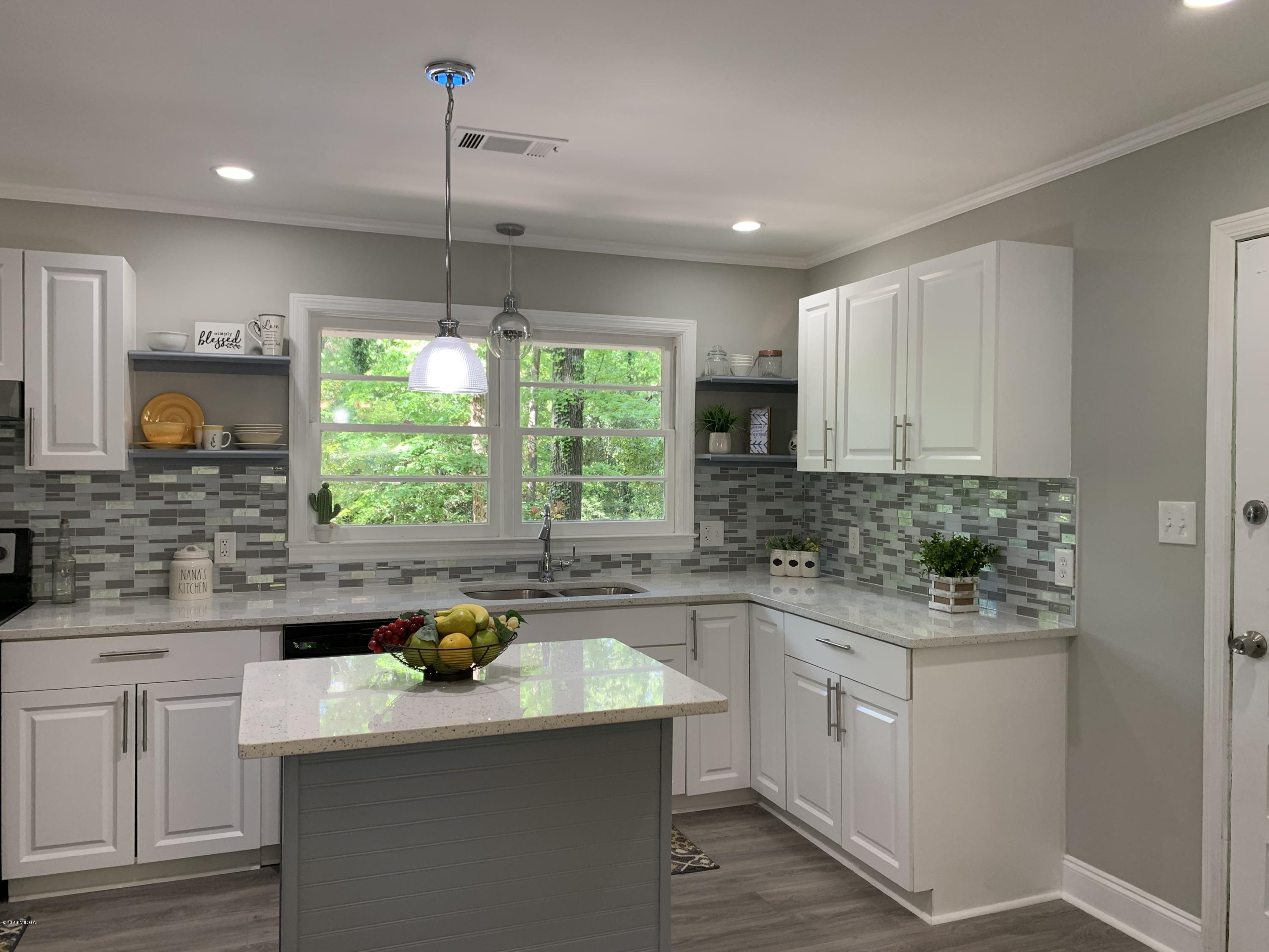 1330 Briarcliff Road Macon, GA 31211 - Photo 21 of 47 New counters