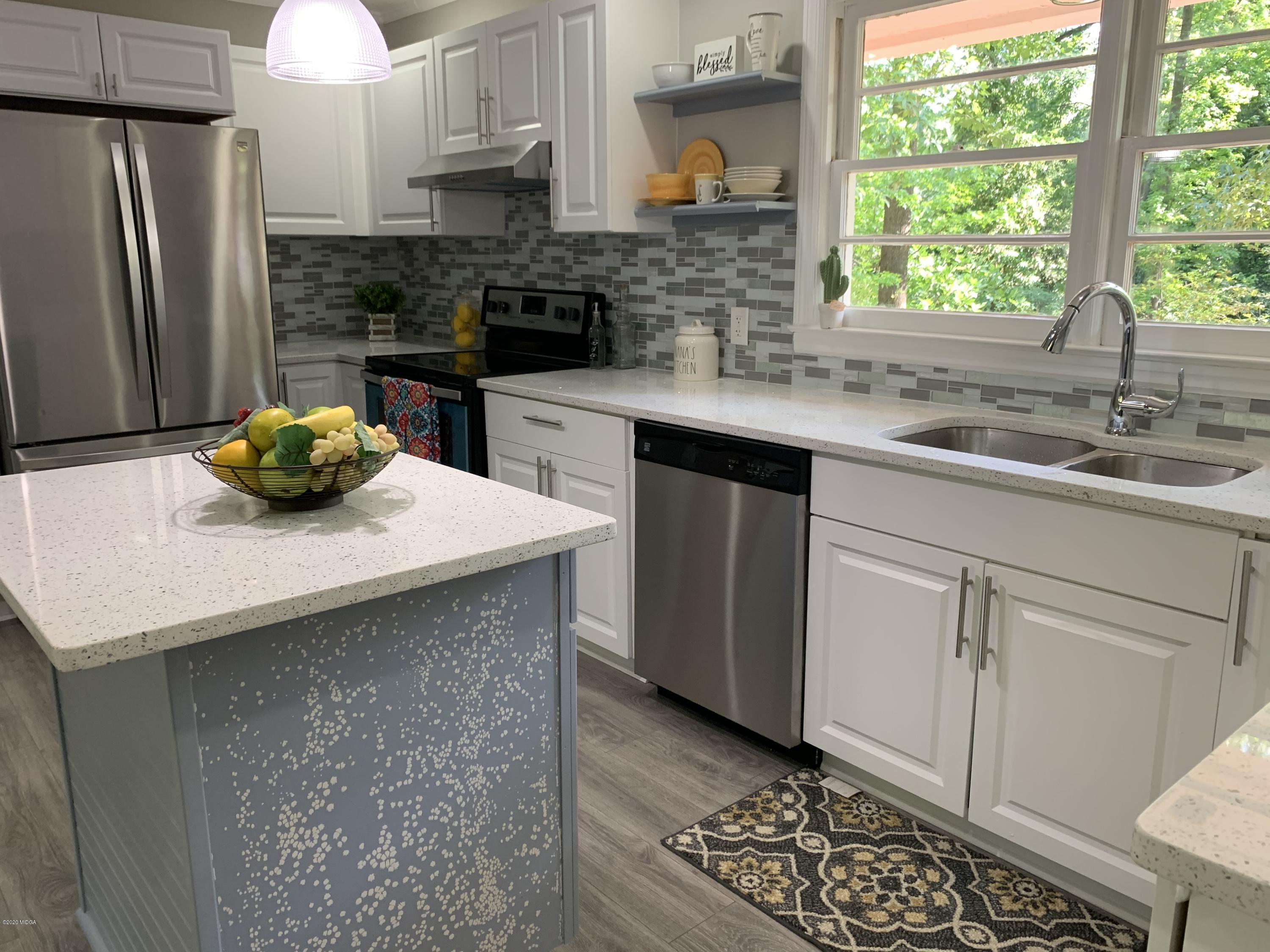 1330 Briarcliff Road Macon, GA 31211 - Photo 23 of 47 Briarclif open kitchen