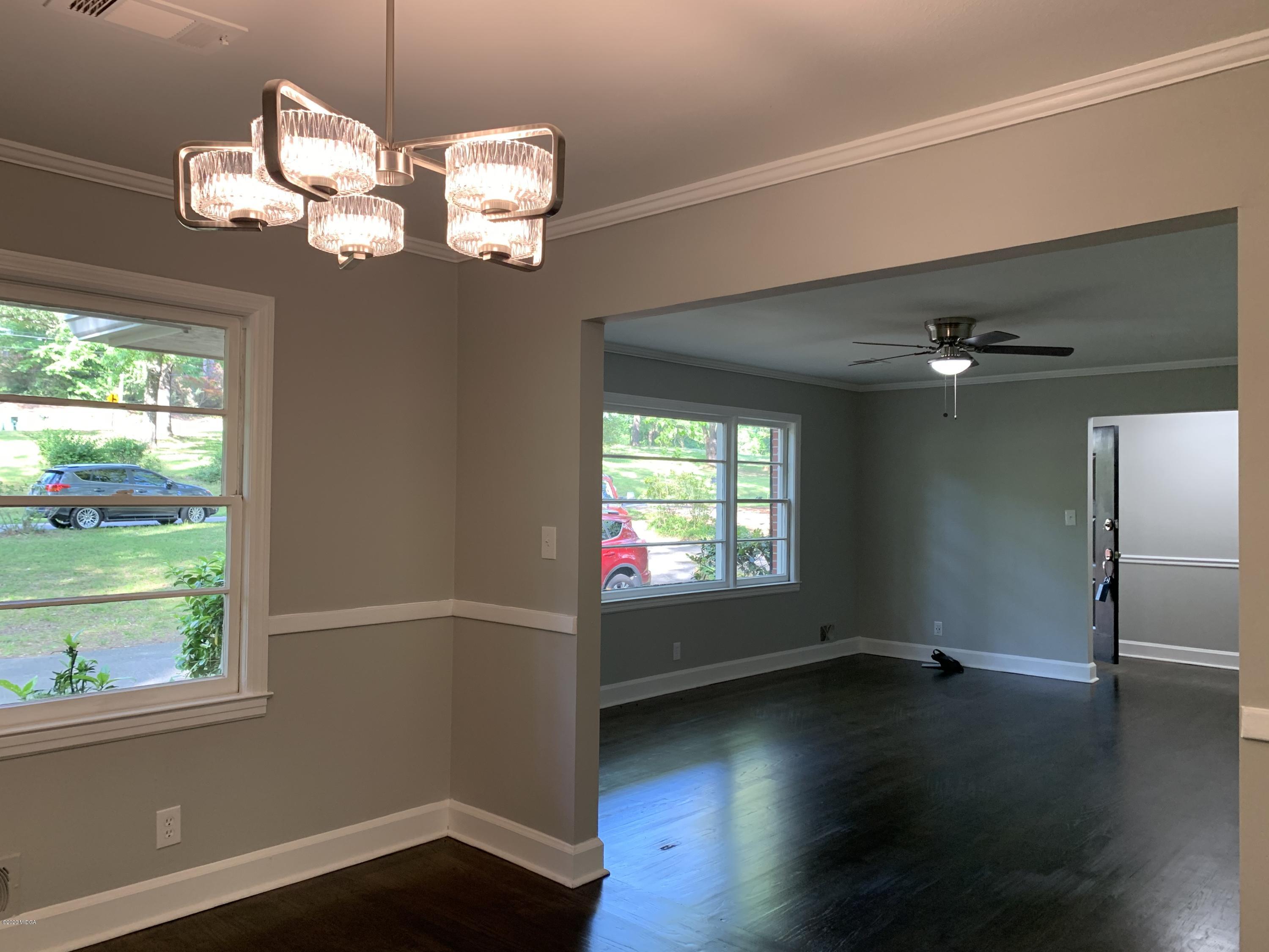 1330 Briarcliff Road Macon, GA 31211 - Photo 32 of 47 Briarcliff dining living room