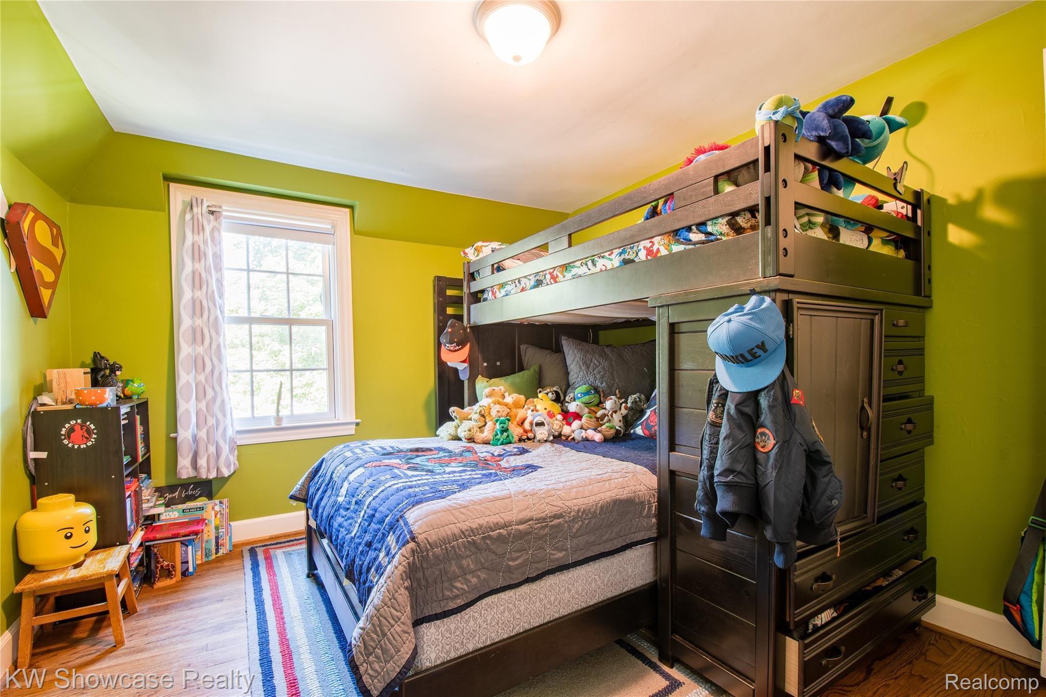 12 Amherst Road Pleasant Ridge, MI 48069 - Photo 26 of 62 Bedroom 2