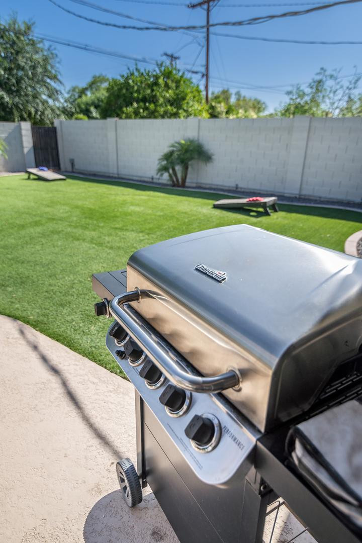 7435 East Granada Road Scottsdale, AZ 85257 - Photo 7 of 28 a view of a backyard with sitting area
