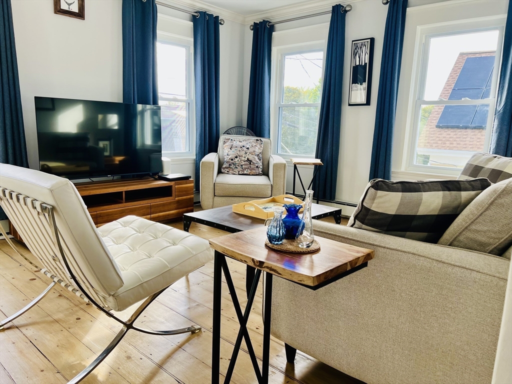 30 Chapel Street, Unit B Gloucester, MA 01930 - Photo 7 of 36