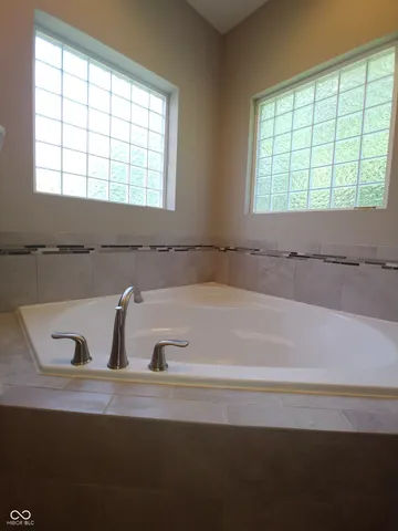 $2,300 | 818 Bluegrass Trail, Kokomo, IN 46901