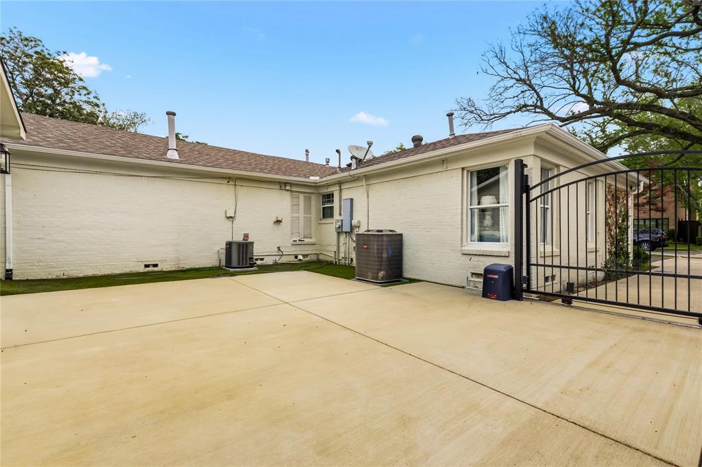 8115 Chadbourne Road Dallas, TX 75209 - Photo 37 of 39