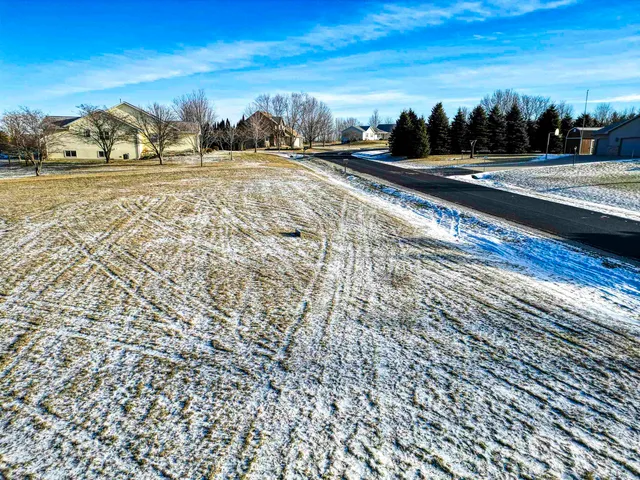 $99,900 | W7412 Red Hawk Drive, Appleton, WI 54914