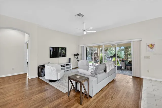 $449,800 | 10063 Lake Miona Way, Oxford, FL 34484