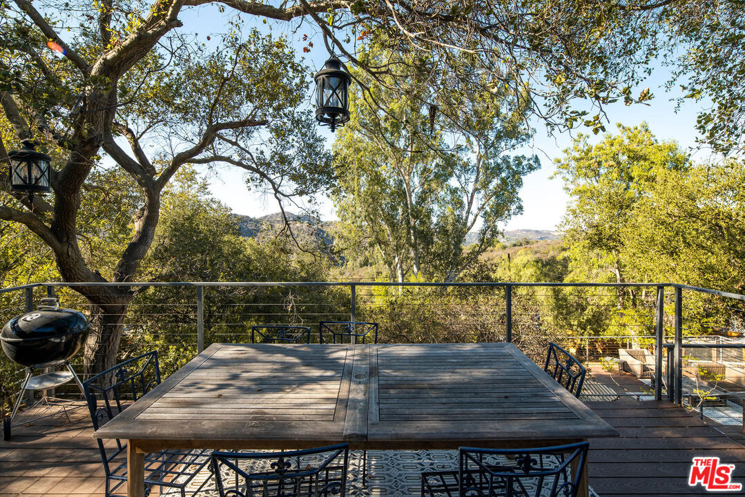 21273 Entrada Road Topanga, CA 90290 - Photo 23 of 24 Gallery Image 23