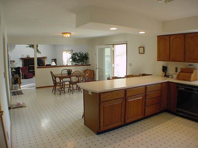 2447 California Road Pekin, IL 61554 - Photo 9 of 9 Gallery Image 9