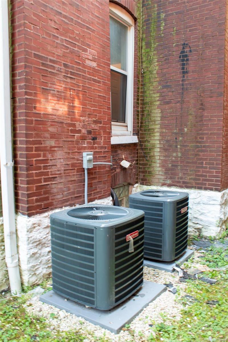 5230 Ridge Avenue St. Louis, MO 63113 - Photo 4 of 28 Gallery Image 4