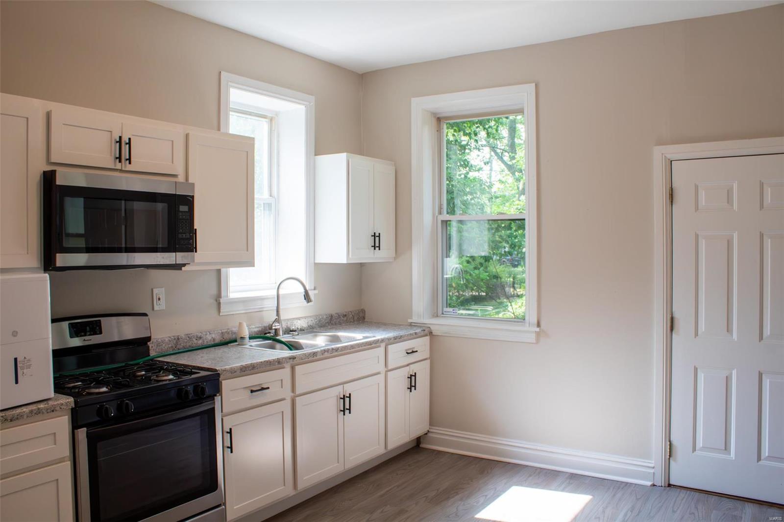 5230 Ridge Avenue St. Louis, MO 63113 - Photo 8 of 28 Gallery Image 8