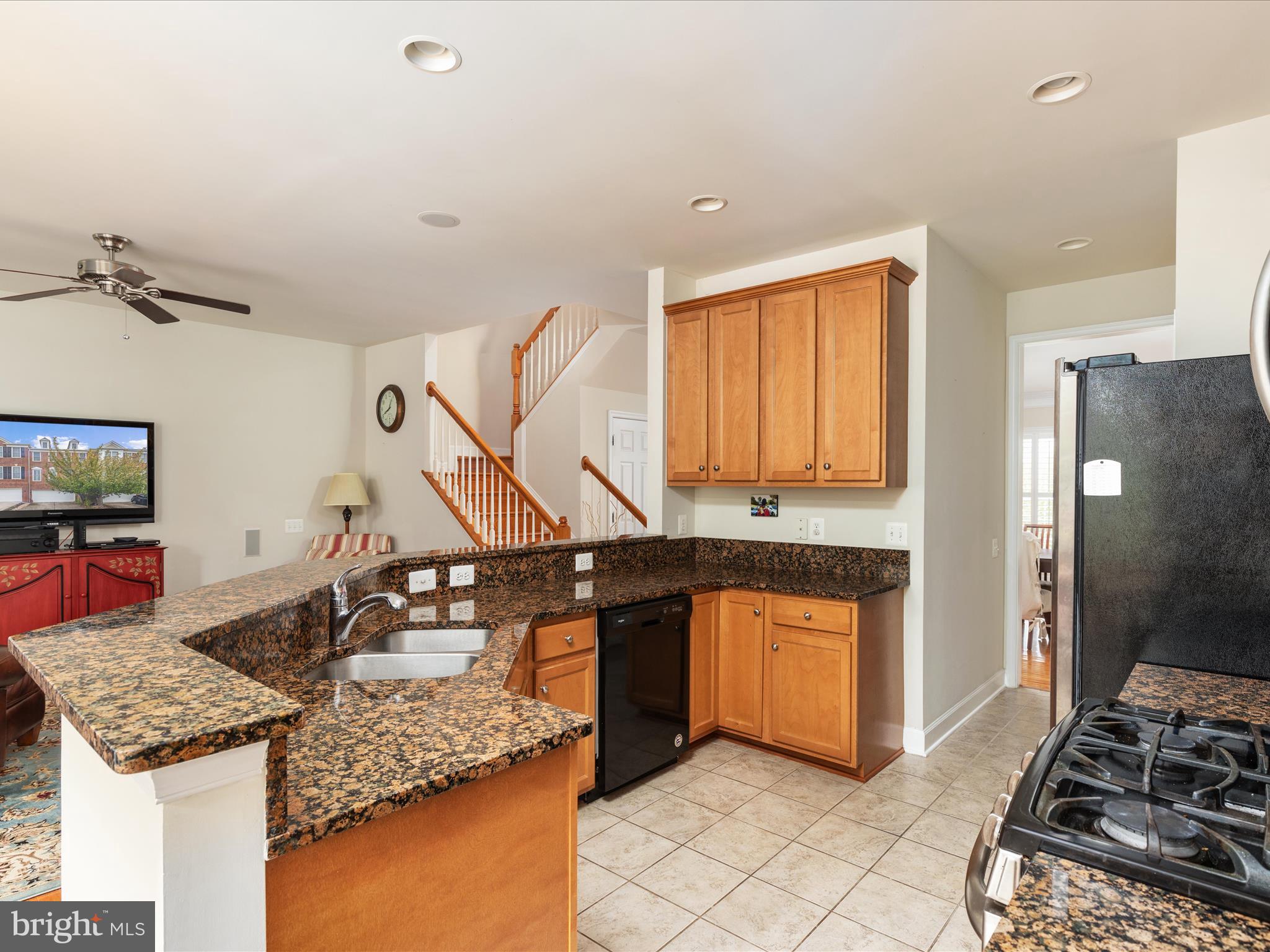 42858 Bittner Square Ashburn, VA 20148 - Photo 11 of 37 tile floor in kitchen