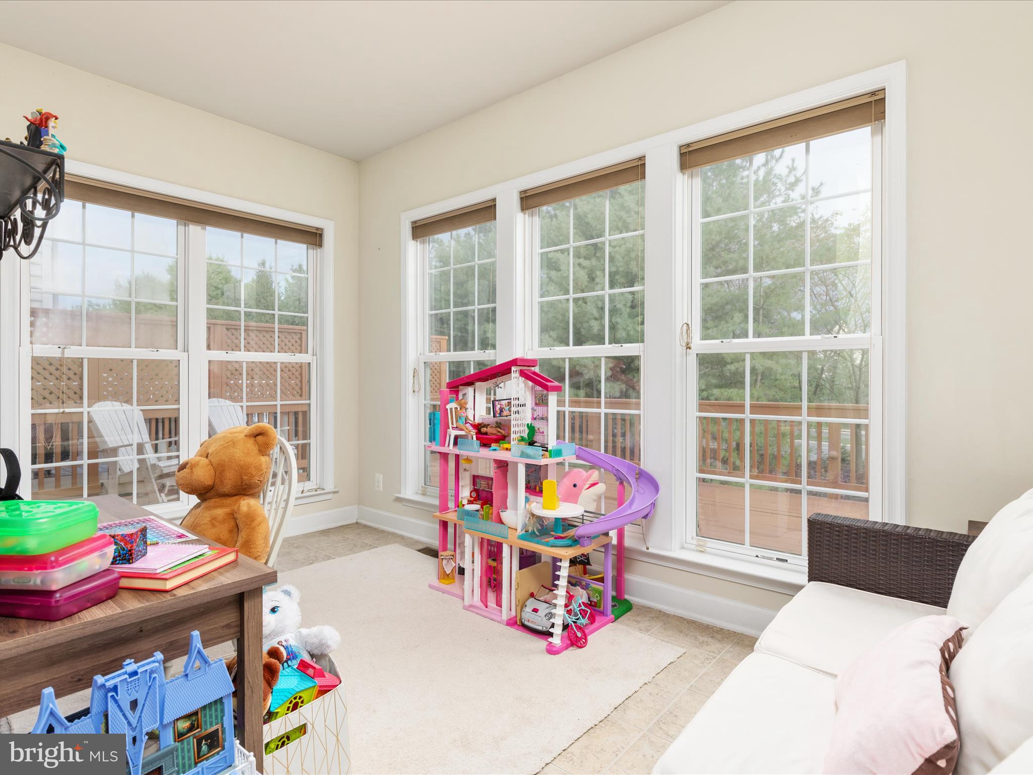 42858 Bittner Square Ashburn, VA 20148 - Photo 18 of 37 bump out is on all three levels