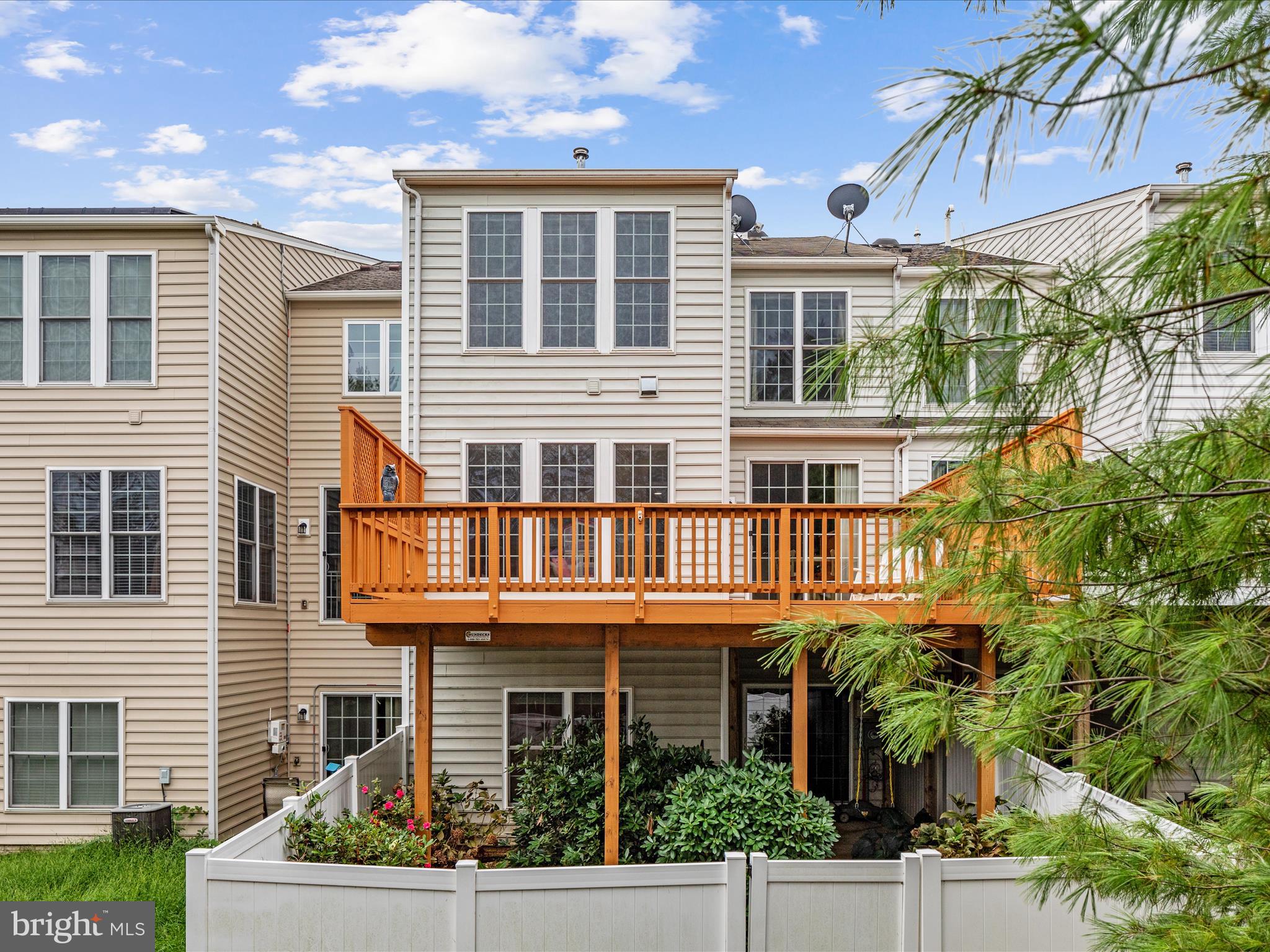 42858 Bittner Square Ashburn, VA 20148 - Photo 2 of 37 Located in popular Windermere in Ashburn