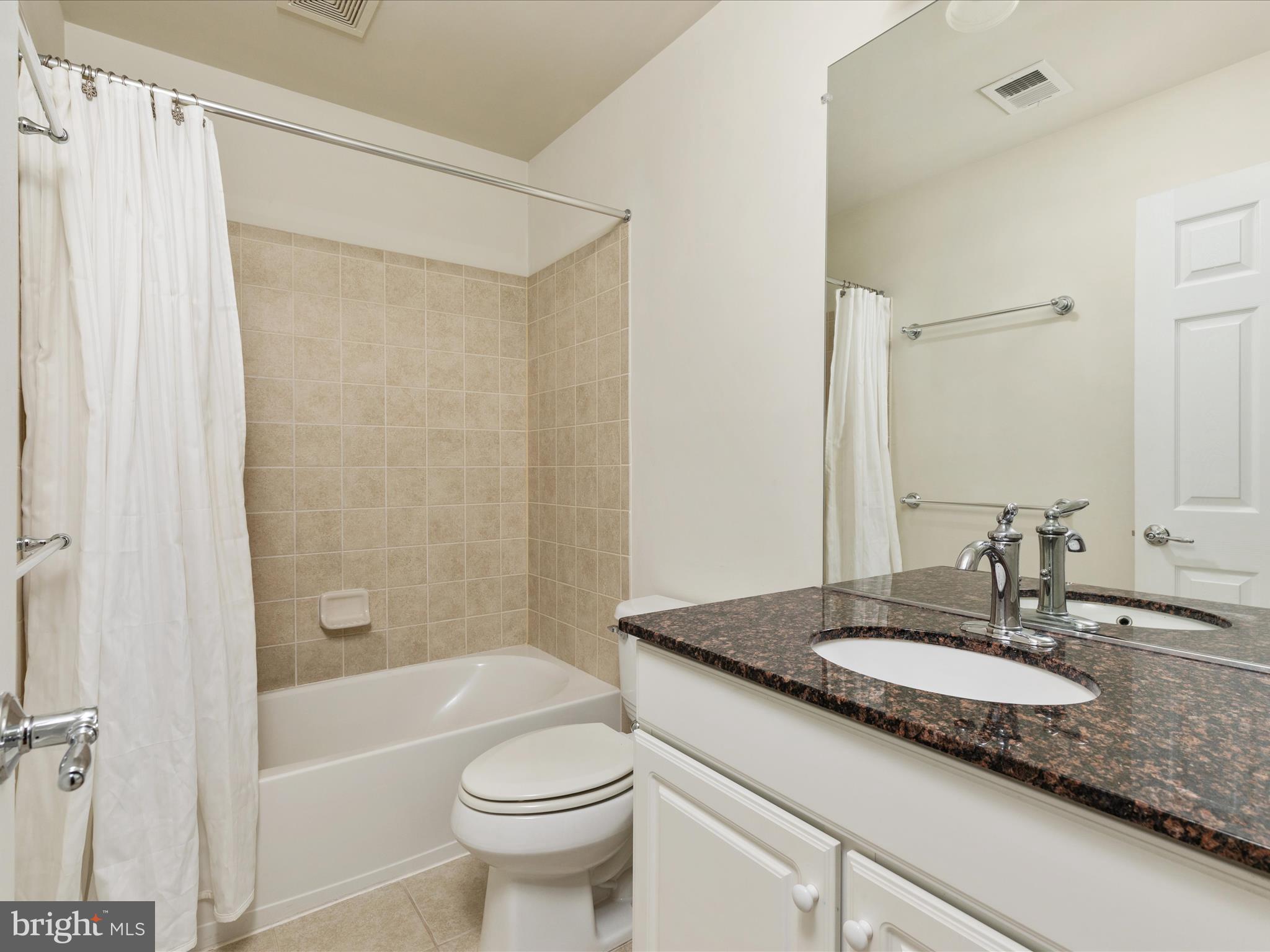 42858 Bittner Square Ashburn, VA 20148 - Photo 28 of 37 second full bath on upper level with granite