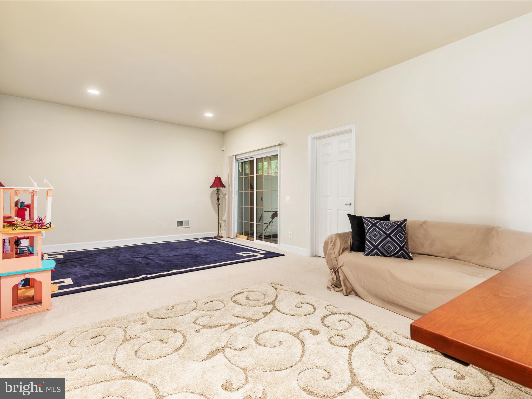 42858 Bittner Square Ashburn, VA 20148 - Photo 31 of 37 walk out basement to patio