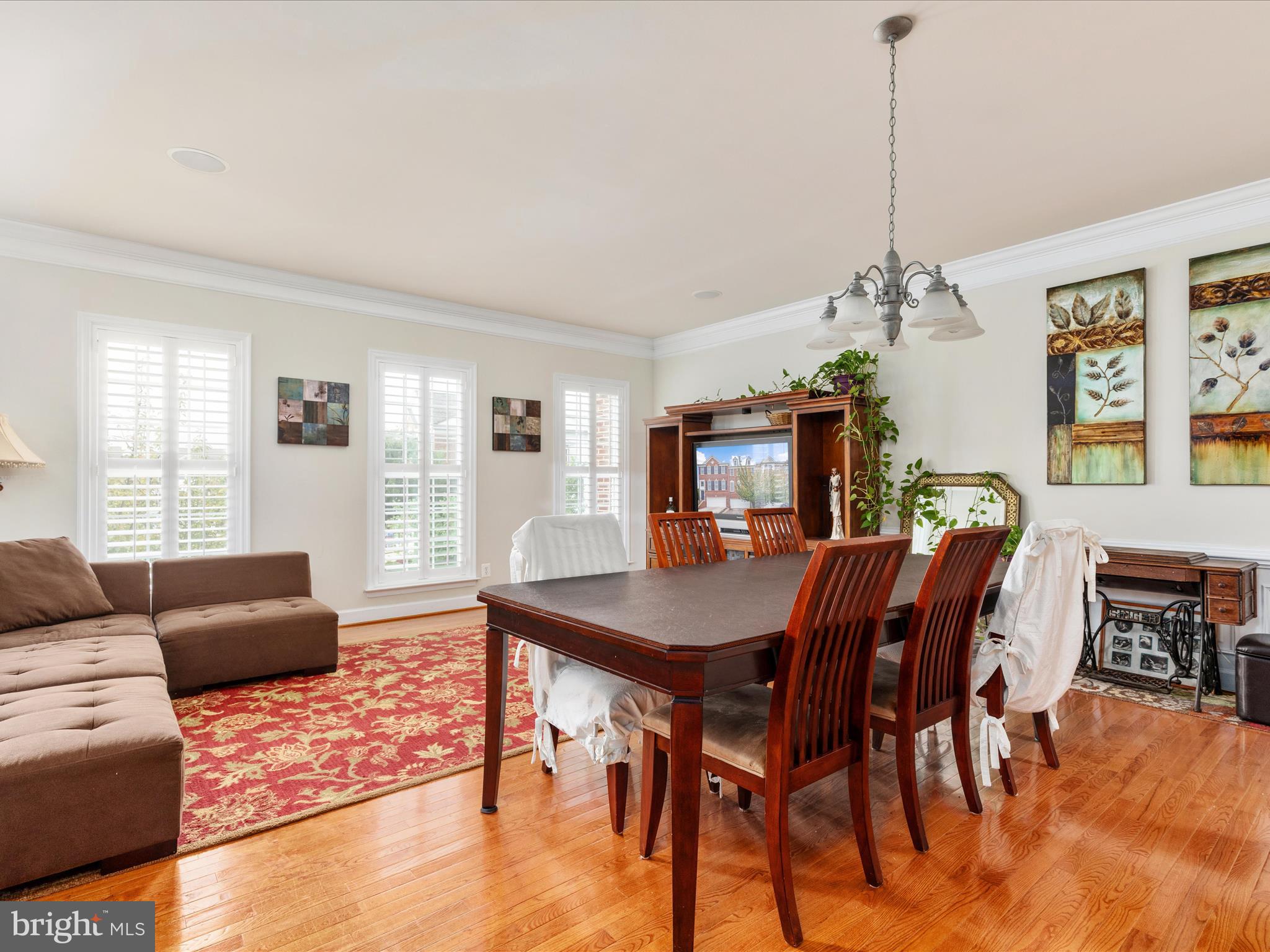 42858 Bittner Square Ashburn, VA 20148 - Photo 6 of 37 Great open space with great natural light